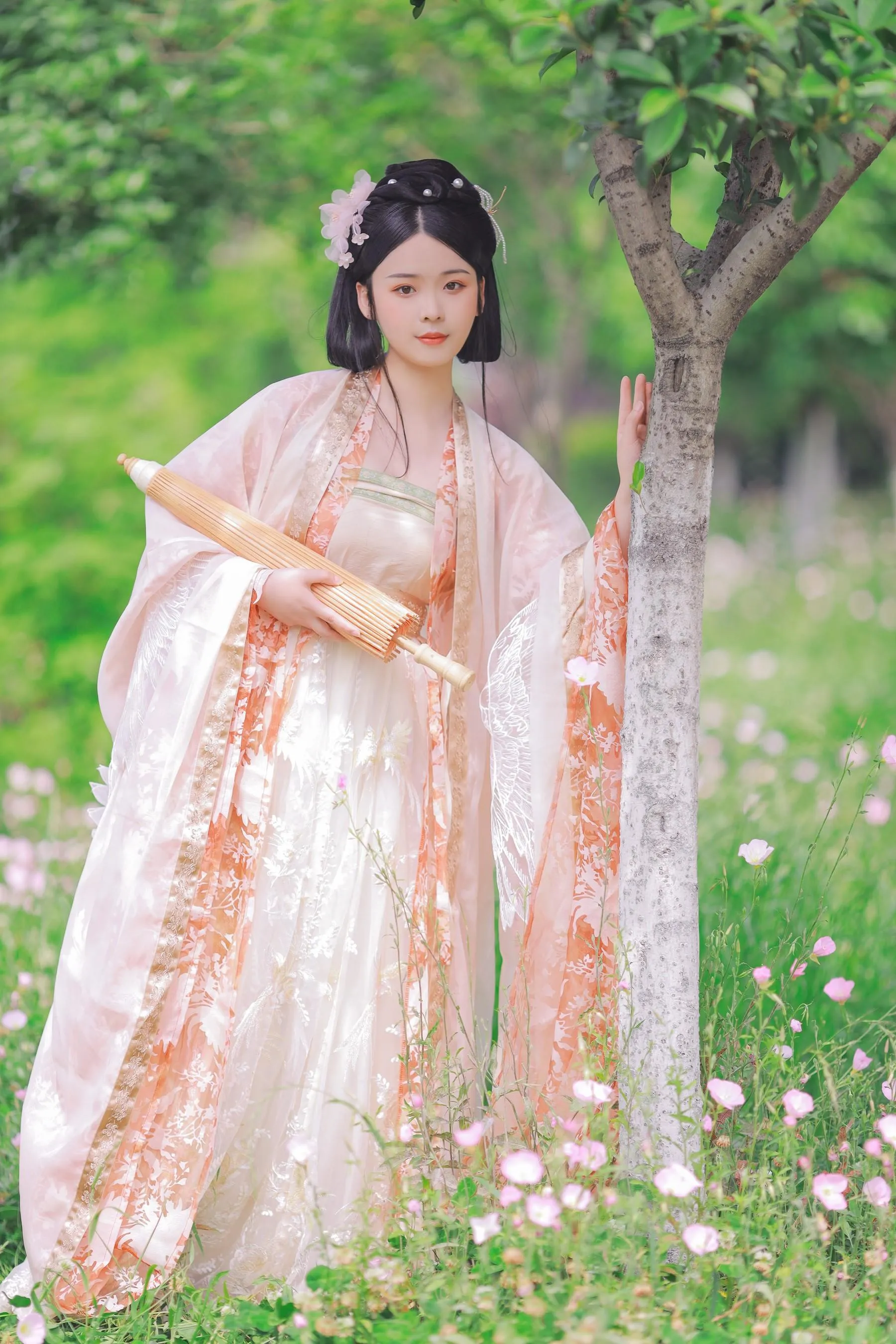 [YITUYU艺图语]2022.08.17 春有约 花不误 蘑菇任性鬼 [20P]插图2